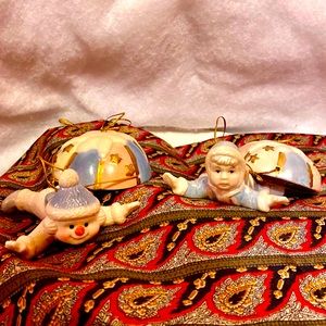 VINTAGE PORCELAIN 2 PARACHUTERS ORNAMENTS